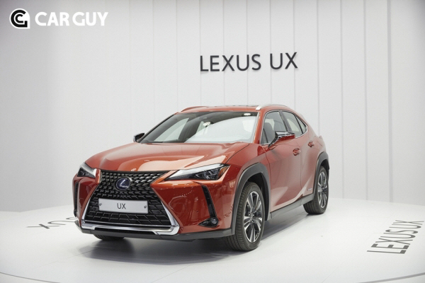 렉서스 콤팩트 SUV UX 250h 출시…4510만원부터