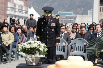 "머리 숙여 애도"…71년만에 제주4.3에 입장 밝힌 경찰청장