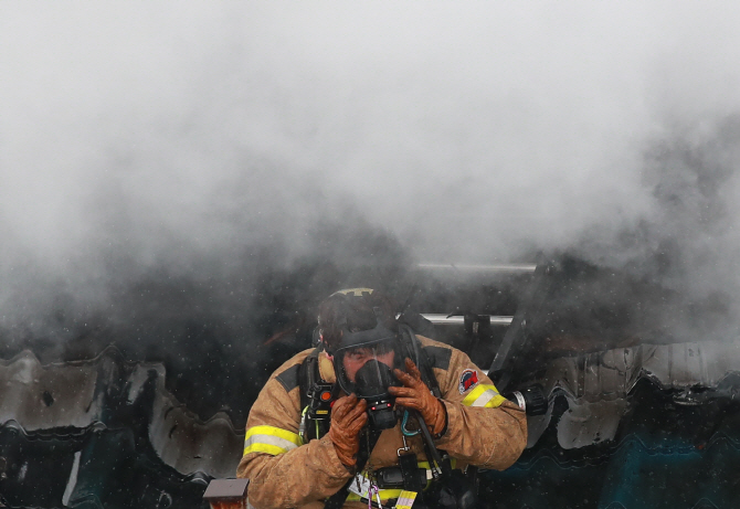 가양역 인근 화재로 연기 유입…열차 정상 운행(종합)