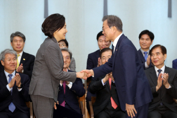 ‘2대 중기부 장관’에 박영선… 최우선 과제는 ‘소통·상생협력’