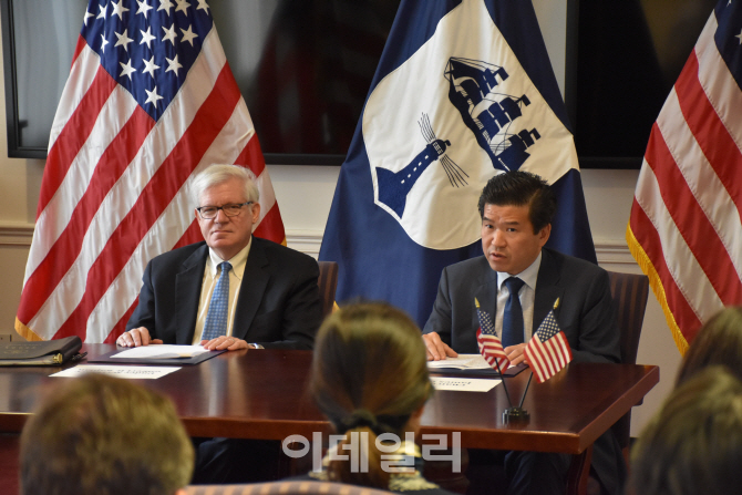 미국 상무부 국제무역청과 암참, `美 중소기업의 한국 수출 증진` MOA 체결