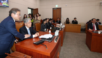 헌법재판관 청문보고서 채택 불발…野 “문형배만” vs 與 “이미선도”