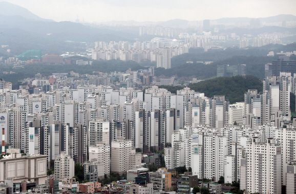 서울 집값 하락의 함정?…시세는 떨어졌지만 가격은 올랐다