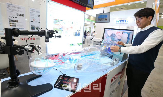 [포토]뇌동맥류 수술, 시뮬레이터