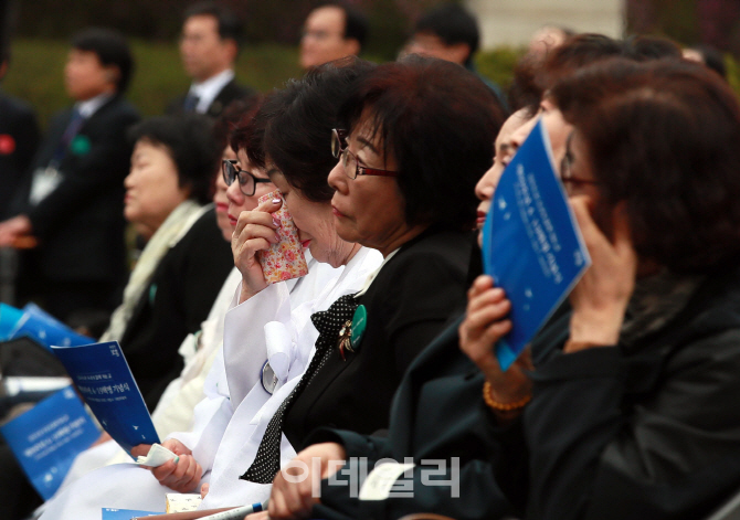 [포토]4·19혁명 59주년, '그날의 기억'