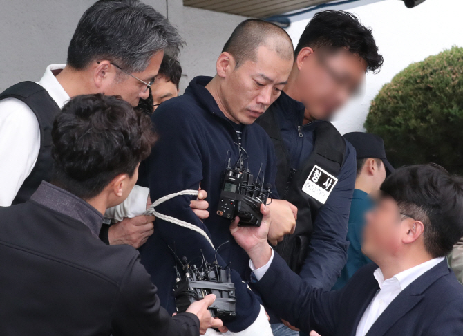 진주경찰서에서 나오는 진주아파트 피의자