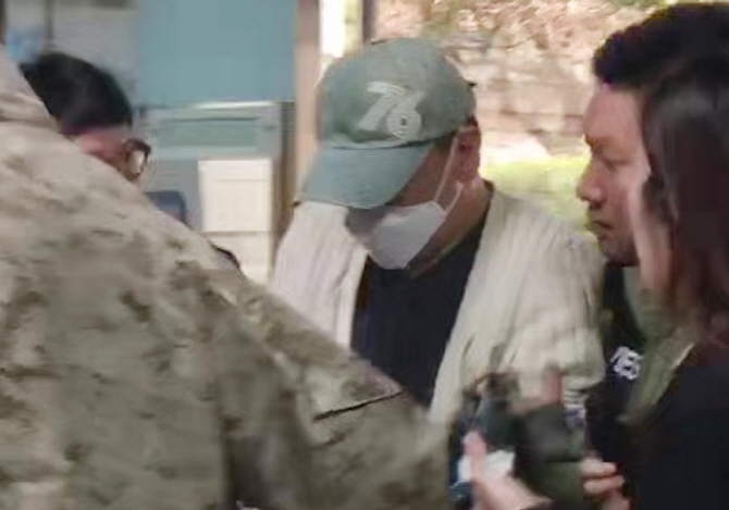 [포토] '동거녀 프로포폴 투약해 사망' 의사 영장심사 출석