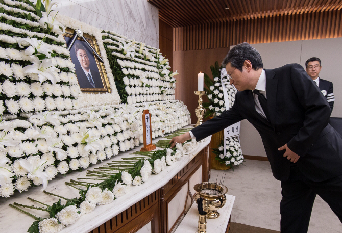 [포토] 고 김홍일 전 의원 빈소 찾은 문성근