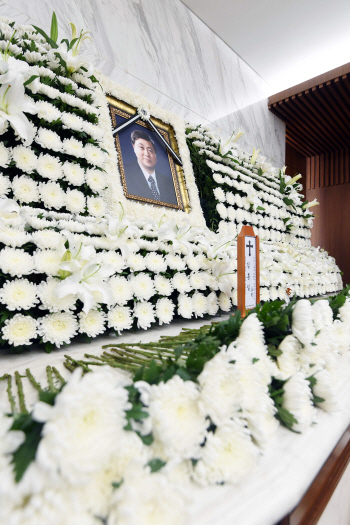 靑, 노영민 비서실장 오후 4시께 김홍일 빈소 조문…文대통령 애도 메시지 전달