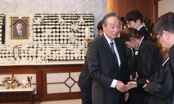 [포토] 권노갑 고문, 김홍일 전 의원 빈소 조문