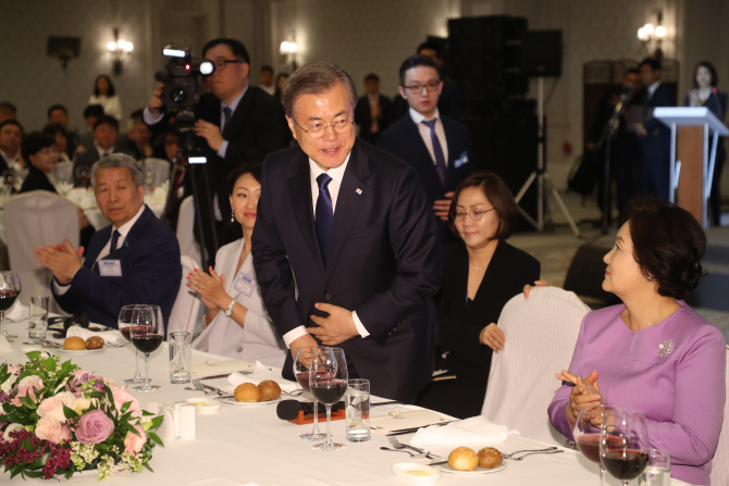 文대통령, 알마티서 고려인·독립유공자 후손 등 동포간담회