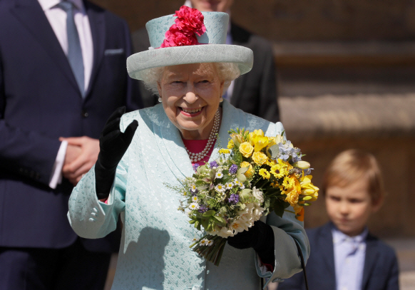 영국 엘리자베스 여왕, 부활절에 93번째 생일 맞아