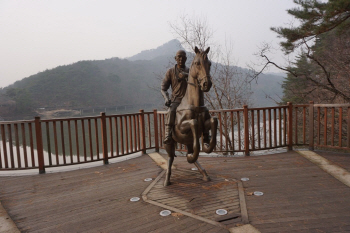 여행하기 좋은 봄 "역사 속 설화 가득한 경기북부로 떠나자"