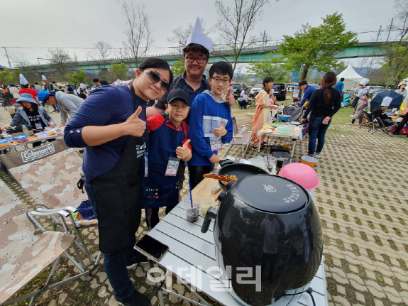 ③캠핑장에 ‘에어프라이어’가?…‘치느님’ 대세!