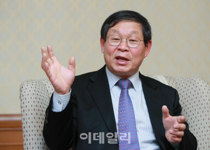 김용근 경총 부회장 “산안법에 재계 시름…반도체·화학산업 직격탄 ”