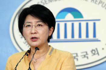패스트트랙 난장 여파…‘국회 보좌진 총알받이 금지법’까지 나와