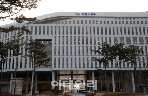 자격증 불법대여 뿌리 뽑는다…8개 부처 합동 단속