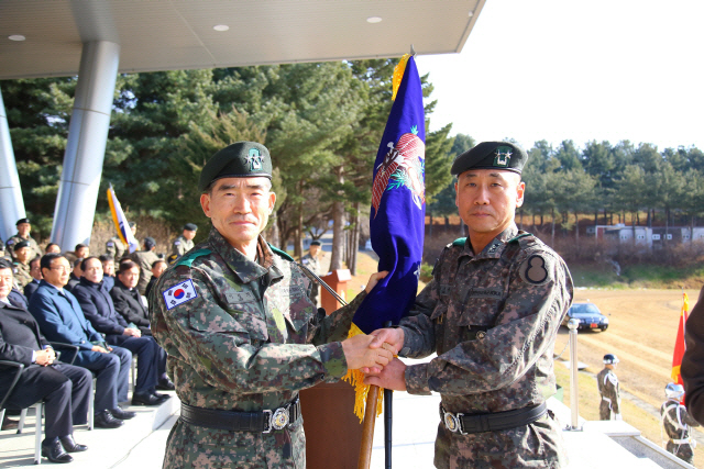 육군 학사장교 출신 첫 군단장 탄생…최진규 중장 진급