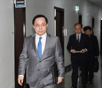 국정원 “北 미사일, 신형 무기 가능성…분석 늦어져”