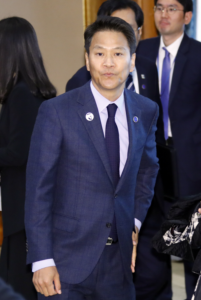 임종석, 황교안에 "공안검사 시절 인식에서 한걸음도 진화못해"
