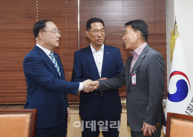 정부 "버스사업자 국비지원 수용 못해..파업자제 강력 요청”(상보)