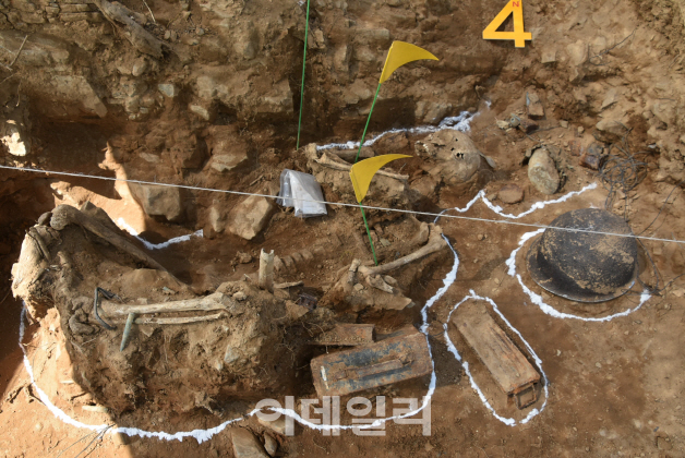 화살머리고지서 국군 하사 추정 완전 유해 첫 발굴