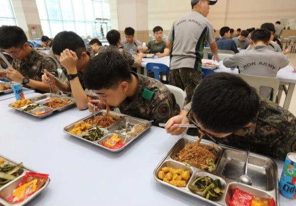 군부대 지역 농축수산물 공급 늘린다…국방부·농식품부·해수부 업무협약