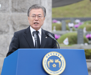 文대통령 “진정한 애국 삶으로 증명한 광주시민·전남도민 존경”