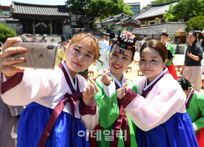 [포토]'오늘을 기억할래요!'