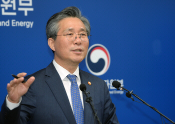 성윤모 “2개월 내 제조업 르네상스 전략 발표”