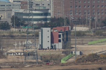 정부, 北에 승부수 던질까…식량지원 고리로 고위급회담 제안 가능성