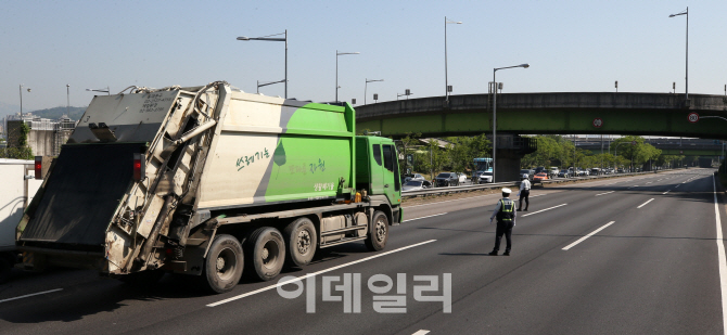 [포토]극심한 교통정체 시달리는 올리픽대로