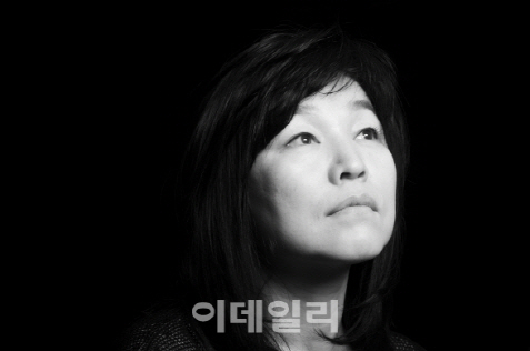 '표절논란' 신경숙 4년 만 활동 재개…"쓰라린 시간이었다"