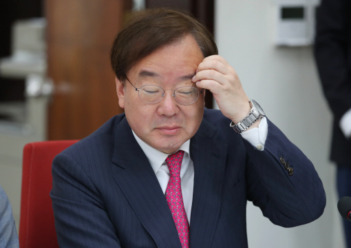與 '외교상기밀누설 혐의' 강효상 한국당 의원 검찰 고발