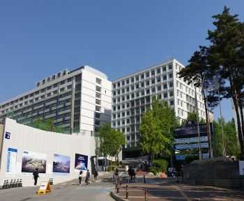 "정말 폐교 될 수 있나요"…불안에 떠는 명지대생·교직원들