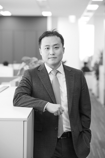 스타 매니저 블랙홀된 라임운용…광폭행보 원천