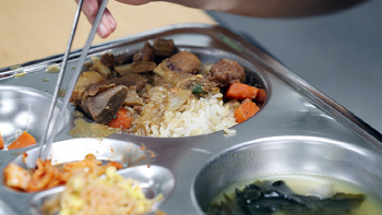 “서울 학교 80%, 질 낮은 3등급 소고기 사용”