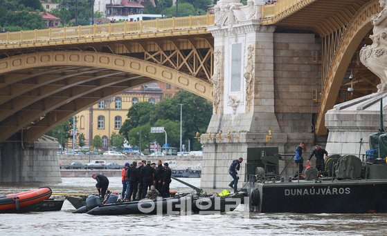 헝가리 기상악화로 강물 더 불어나…수색 난항