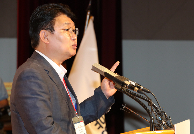 與, 정용기 '신상필벌' 발언에.."한국당부터 제대로 해라"