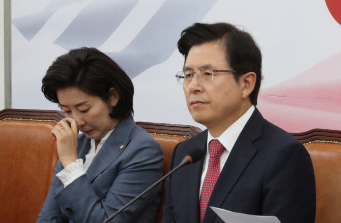 "제발 정신 좀 차려라"…한국당 내부서도 막말 자성론