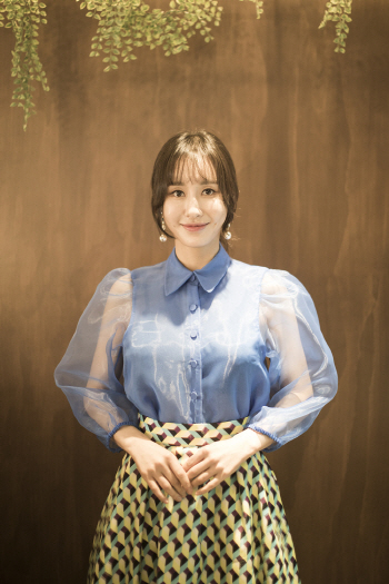 윤공주 “여리여리? 단단한 망치같은 新여성이 ‘안나 카레니나’”