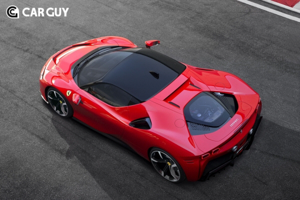 페라리 PHEV·4륜구동 단 SF90 스트라달레 공개…최고출력 1000마력