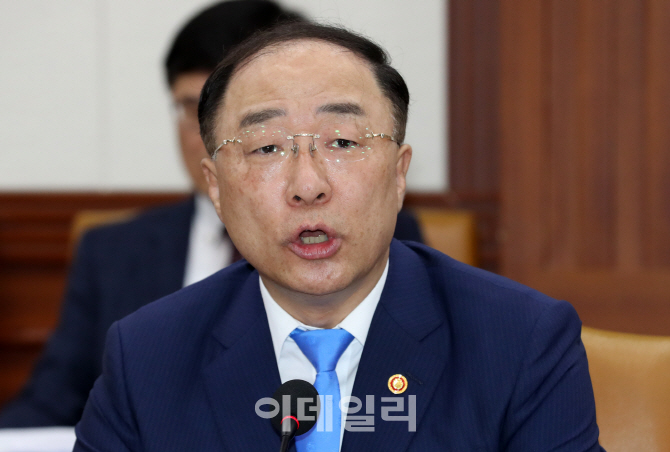 통계기준 조정에 늘어난 GDP…헛심 쓴 국가채무비율 40% 논란