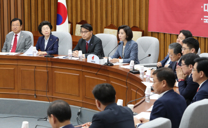 한국당, 공무원 휴대폰압수금지·매크로조작금지법 등 중점처리키로