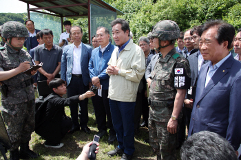 이낙연 총리, 일주일새 3번째 방역현장 지휘.. "DMZ 멧돼지 사살"