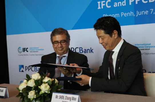 JB금융 프놈펜상업銀, IFC와 캄보디아 중기 대출 확대 MOU