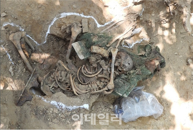 화살머리고지서 유엔군 추정 유해 최초 발굴