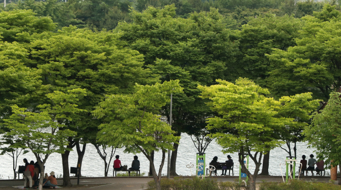 전국 흐리고 곳곳에 비…미세먼지 ‘좋음’