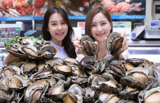 롯데마트, 초복 한 달 앞두고 전복 소비촉진 나서