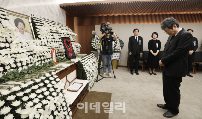 [포토]故 이희호 여사 빈소에 조문하는 배우 문성근
